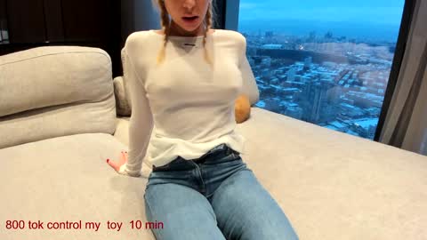 Snapshot of carolinaherera chatting on December 17, 1:05 pm Lina.I will online 1 December online show from December 17, 1:05 pm