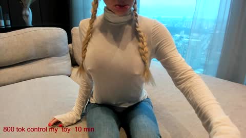 Snapshot of carolinaherera chatting on December 29, 7:28 am Lina.I will online 1 December online show from December 29, 7:28 am