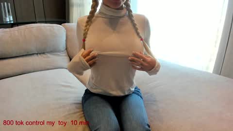 Snapshot of carolinaherera chatting on February 28, 9:15 am Lina.I will online 1 December online show from February 28, 9:15 am