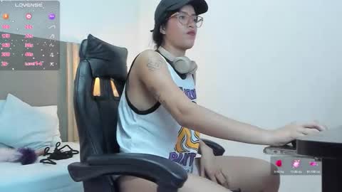 Snapshot of caroline_00403_ chatting on September 16, 7:06 pm c a r o l i n e online show from September 16, 7:06 pm