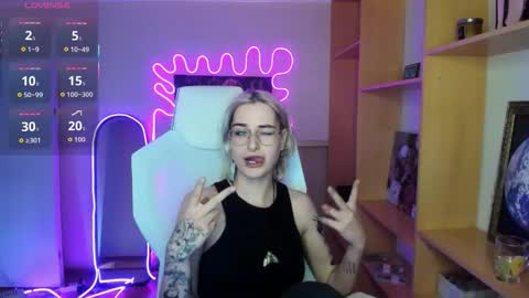 Caroline online show from October 13, 3:30 am
