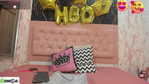 caroline daring online show from November 15, 7:04 pm