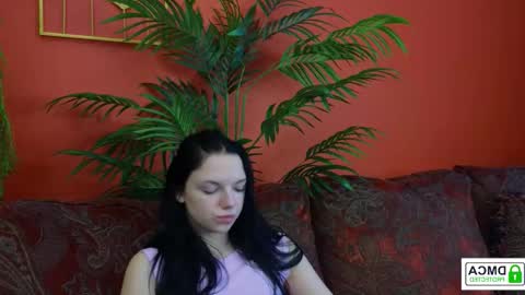 Snapshot of caroline_hey chatting on September 21, 3:49 pm Mary and Carol online show from September 21, 3:49 pm
