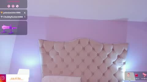 Caroline online show from October 3, 8:28 pm