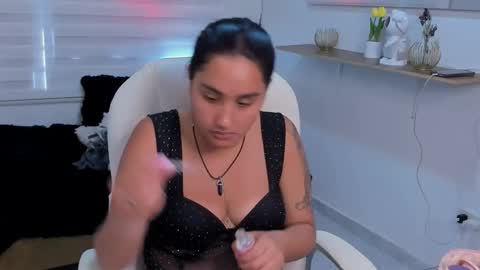 caroline_rodriguez_9 online show from February 28, 8:13 pm