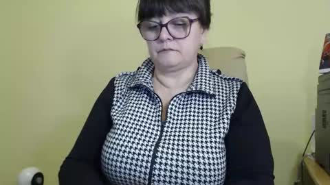 CarolineDream  online show from October 16, 6:35 am