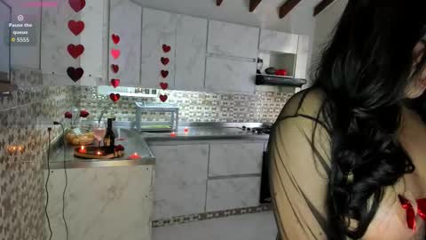 Caroline  online show from February 14, 4:10 pm