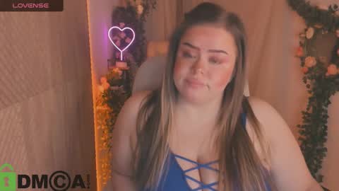 Snapshot of caroll_li chatting on February 6, 3:48 am caroll_li online show from February 6, 3:48 am