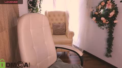 caroll_li online show from September 20, 10:35 pm