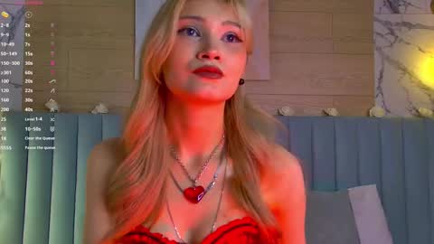 Snapshot of carolreeves chatting on February 9, 12:08 pm Carol online show from February 9, 12:08 pm