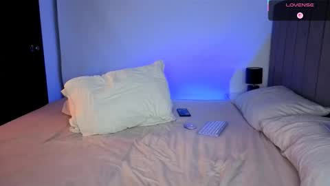 Snapshot of carolynamuzgui chatting on September 14, 1:30 am Carolinne online show from September 14, 1:30 am