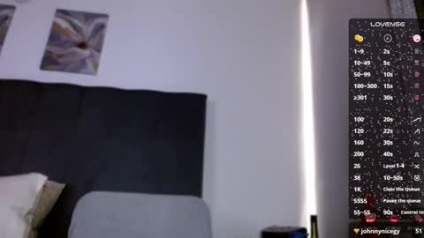 Snapshot of carolynamuzgui chatting on January 1, 8:04 pm Carolinne online show from January 1, 8:04 pm