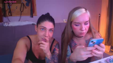 Carrie online show from December 5, 6:38 pm