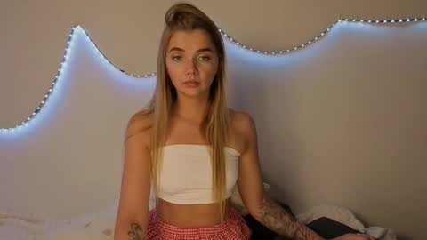 Snapshot of carriebradshawww chatting on September 13, 8:55 pm carriebradshawww online show from September 13, 8:55 pm