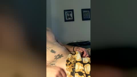 carsonesk90 online show from April 12, 1:04 pm