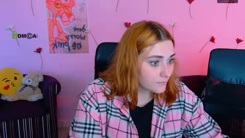 casey_meow_ online show from May 17, 9:07 am
