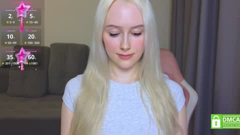 Snapshot of caseylabow chatting on December 21, 4:03 pm My name is Casey... Nice to meet you I will be happy to have funthumbs up please its important online show from December 21, 4:03 pm