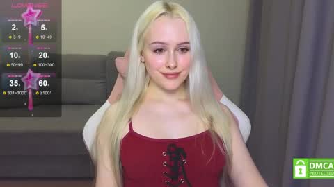 Snapshot of caseylabow chatting on February 28, 3:15 pm My name is Casey... Nice to meet you I will be happy to have funthumbs up please its important online show from February 28, 3:15 pm