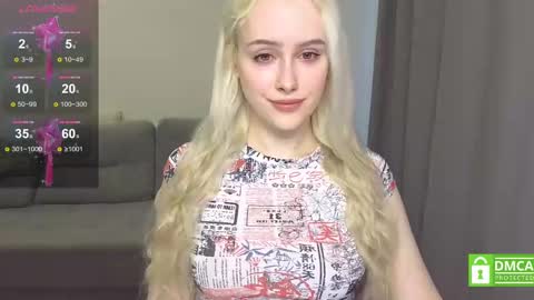 Snapshot of caseylabow chatting on February 22, 3:23 am My name is Casey... Nice to meet you I will be happy to have funthumbs up please its important online show from February 22, 3:23 am