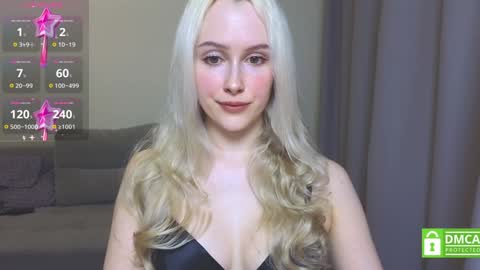 Snapshot of caseylabow chatting on December 16, 2:38 pm My name is Casey... Nice to meet you I will be happy to have funthumbs up please its important online show from December 16, 2:38 pm