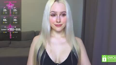 Snapshot of caseylabow chatting on March 9, 11:25 am My name is Casey... Nice to meet you I will be happy to have funthumbs up please its important online show from March 9, 11:25 am