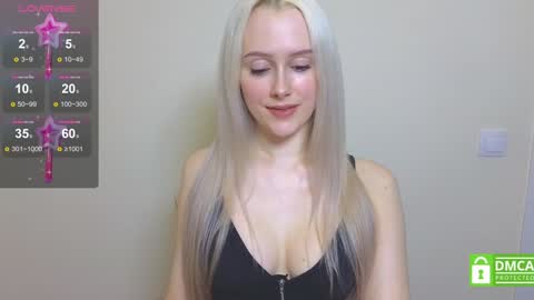 Snapshot of caseylabow chatting on December 3, 1:38 pm My name is Casey... Nice to meet you I will be happy to have funthumbs up please its important online show from December 3, 1:38 pm
