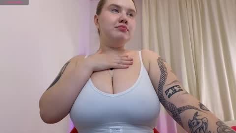 Snapshot of caseyrobbinss chatting on February 15, 8:54 pm Casey Robbins online show from February 15, 8:54 pm