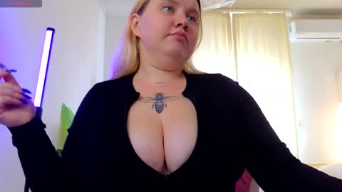 Casey Robbins online show from October 3, 6:21 am