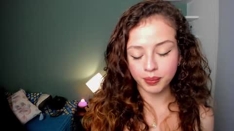 Snapshot of cassandra_caiin chatting on December 1, 10:45 pm Cassie online show from December 1, 10:45 pm