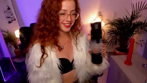 Snapshot of cassandra_caiin chatting on February 26, 2:19 am Cassie online show from February 26, 2:19 am