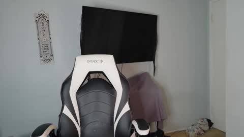 Cassandra Chaos online show from February 5, 5:11 am