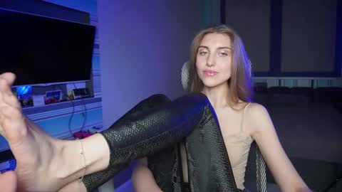 Seductress Cassia  FINDOM AND SADISM  NO NUDE online show from October 16, 5:45 pm