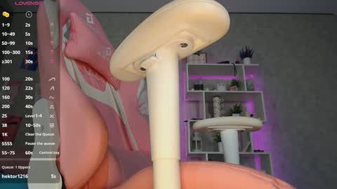 Snapshot of cassie_hunter chatting on September 9, 4:12 am Cassy Hunter online show from September 9, 4:12 am