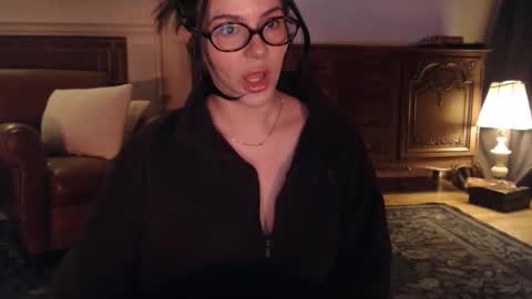 cassiealvarez online show from March 16, 2:48 am