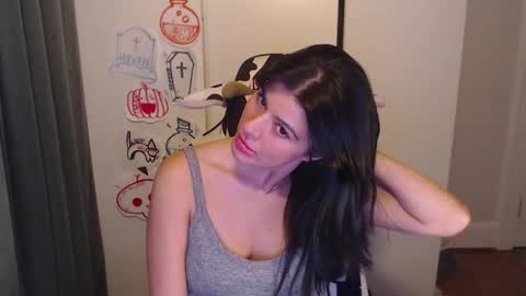 cassiealvarez online show from October 29, 5:09 am