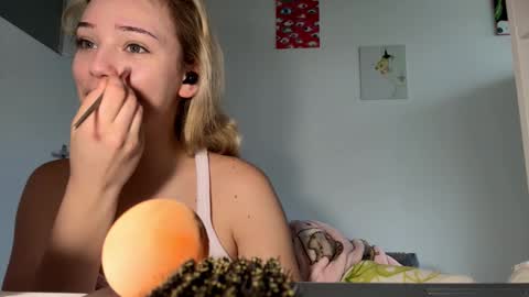 Olivia online show from February 28, 8:29 am