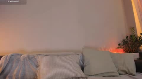  cassandra  online show from December 2, 1:26 am