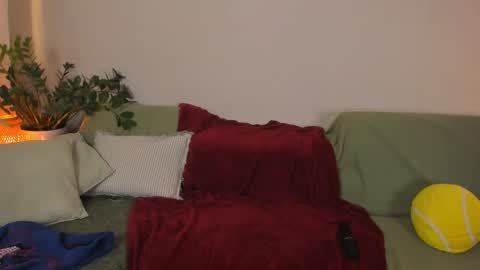  cassandra  online show from February 16, 12:53 am