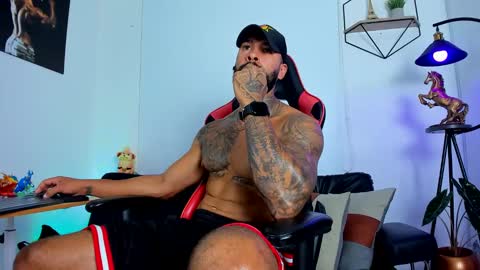 Snapshot of casticatheking chatting on February 17, 10:49 pm Matheo Brown online show from February 17, 10:49 pm