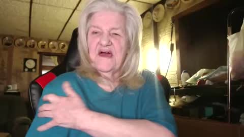 cat online show from November 5, 8:55 pm