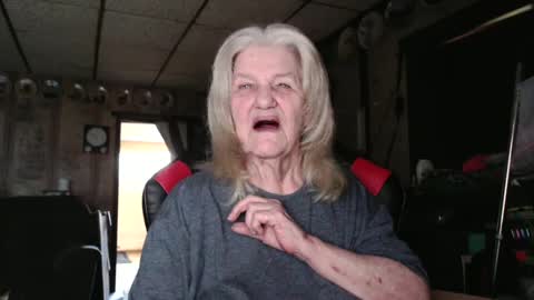 cat online show from October 8, 5:19 pm