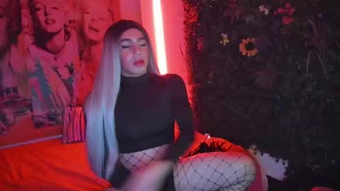 cata_sanchez online show from November 1, 3:39 am