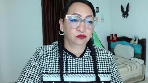 Snapshot of cataleya_ardiente1 chatting on March 6, 10:20 am isabel online show from March 6, 10:20 am