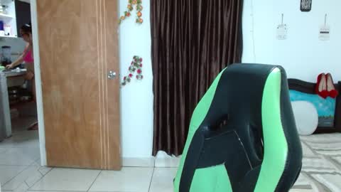 Snapshot of cataleya_ardiente1 chatting on February 19, 8:12 am isabel online show from February 19, 8:12 am