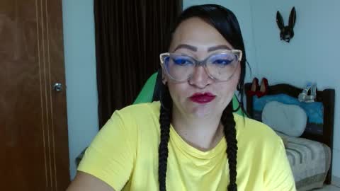 Snapshot of cataleya_ardiente1 chatting on March 4, 9:29 am isabel online show from March 4, 9:29 am