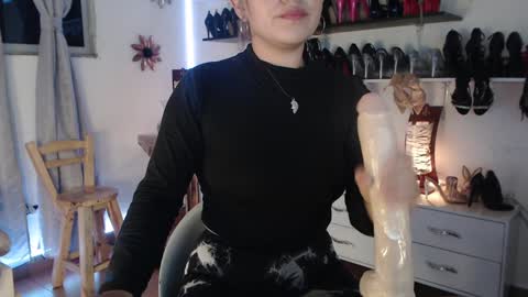 Snapshot of catalina_bruce2 chatting on January 11, 7:28 am Catalina bruce2 online show from January 11, 7:28 am