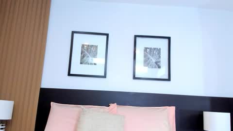 catalina online show from December 22, 5:03 am