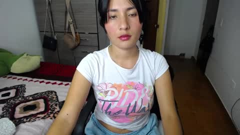 catalinahounn online show from February 18, 3:10 am