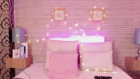 Snapshot of catalinnathompson chatting on February 8, 6:11 pm CatalinnaThompson online show from February 8, 6:11 pm