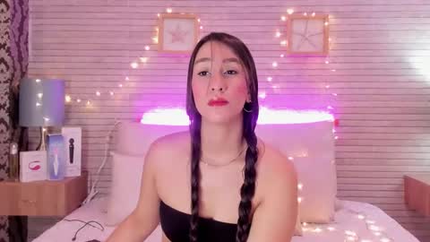 Snapshot of catalinnathompson chatting on February 12, 12:01 pm CatalinnaThompson online show from February 12, 12:01 pm
